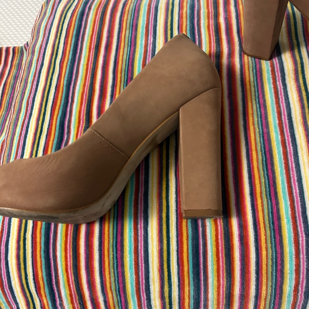 Steve Madden heels like new nubuck suede - Picture 5 of 10